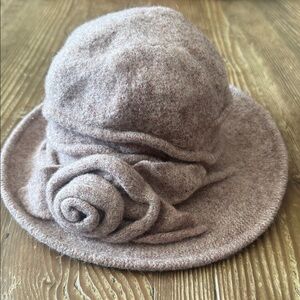 Scala Boiled Wool/Lana Cloche‎ with Rosettes nwot
